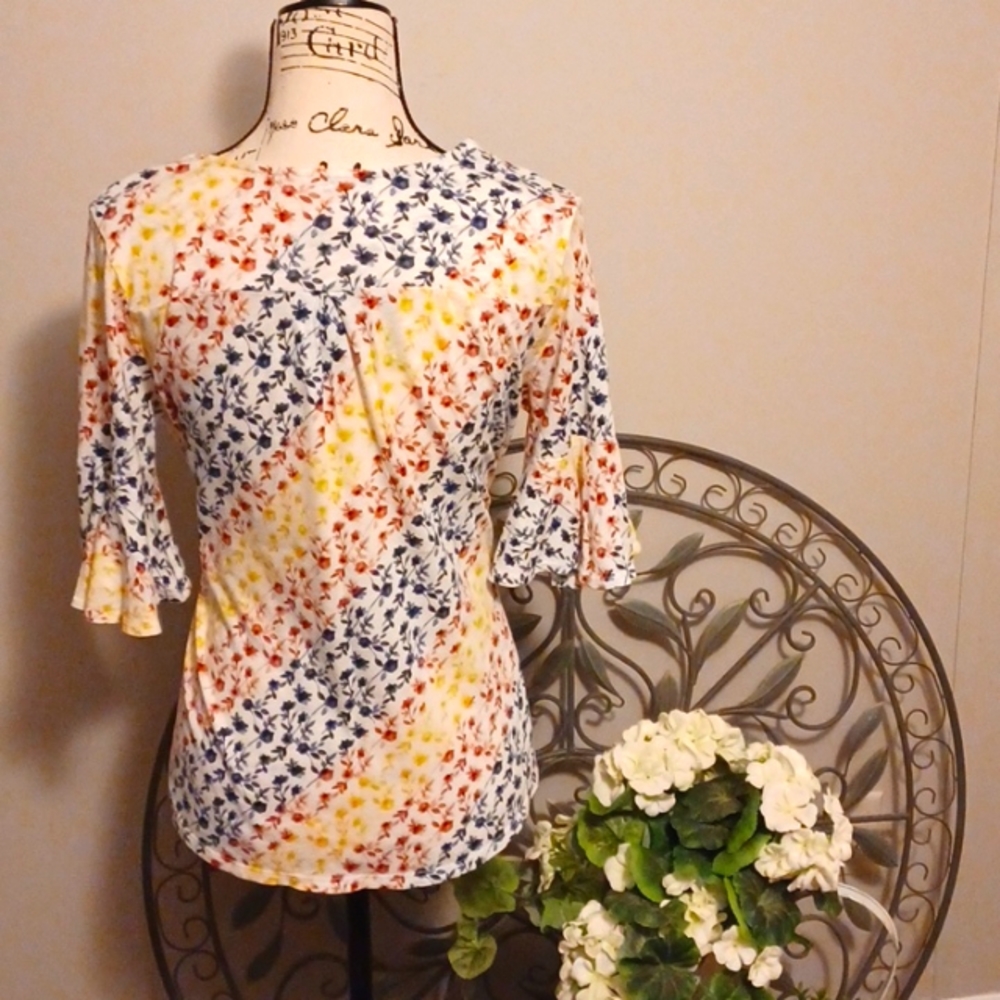 ✨️ Spring Top by EST. 1946 - Picture 3 of 7